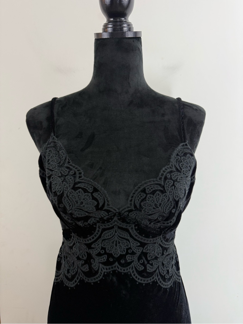 Farm Rio Richelieu Midi Slip Dress Size S Black Velvet Lace Whimsigoth Evening - Picture 4 of 15